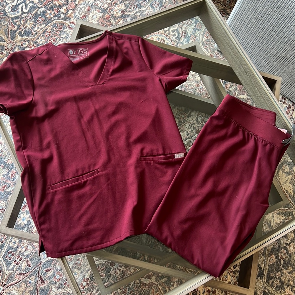 Figs scrubs size medium burgundy set